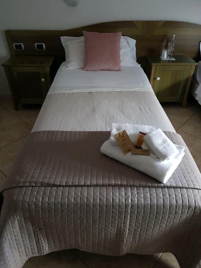 Hotel Monte Sirai كاربونيا المظهر الخارجي الصورة